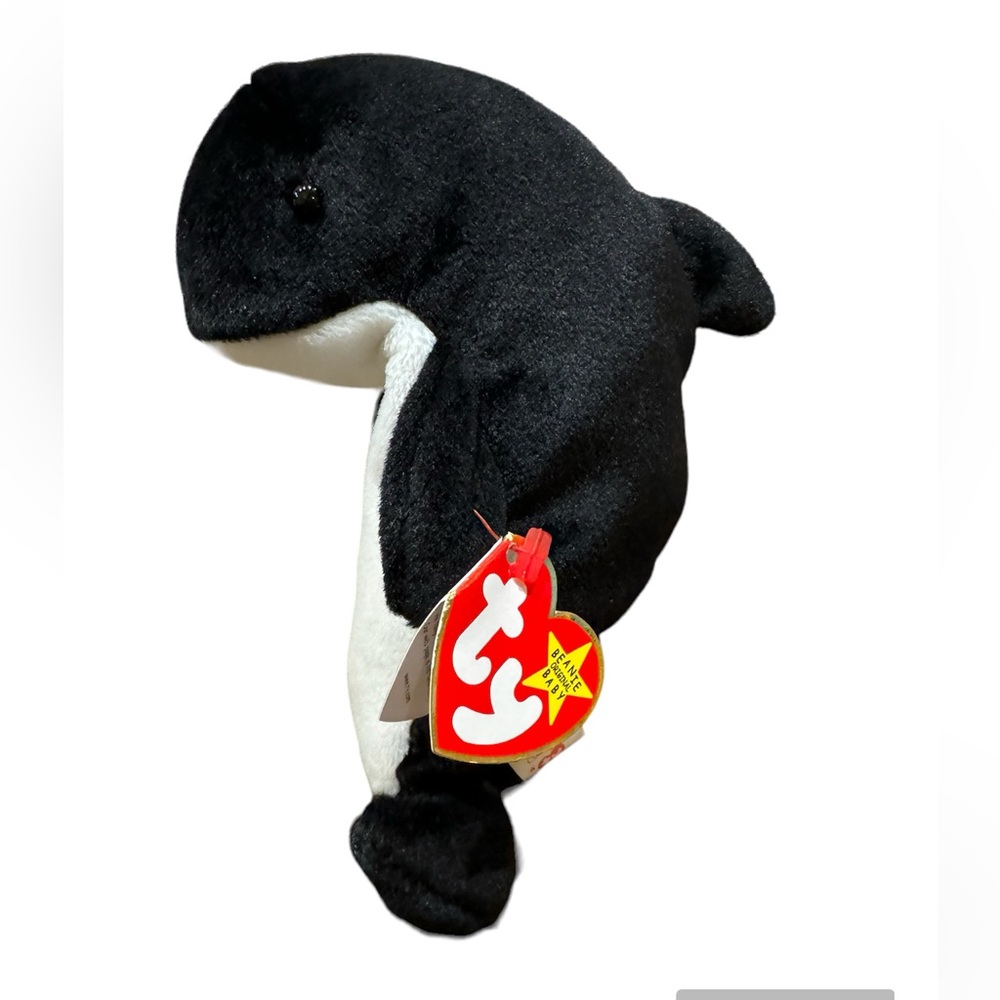 Ty Beanie Baby Waves The Whale DOB December 8, 1996